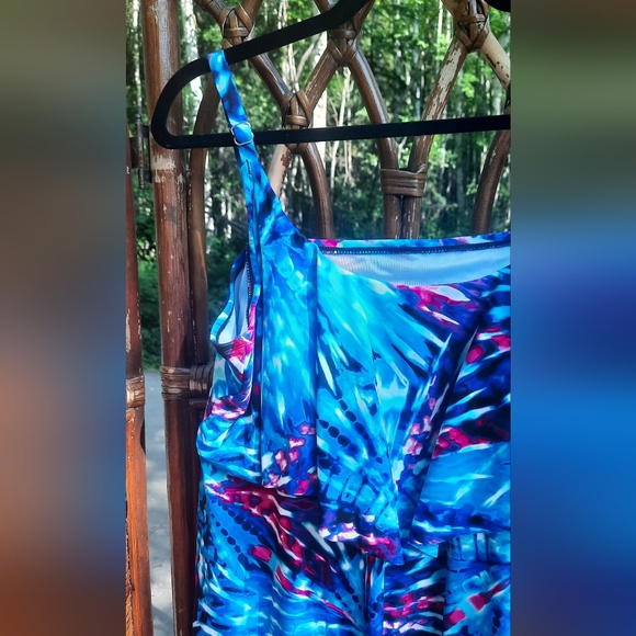 🆕️ Maxine of Hollywood Swim Top - Picture 2 of 12